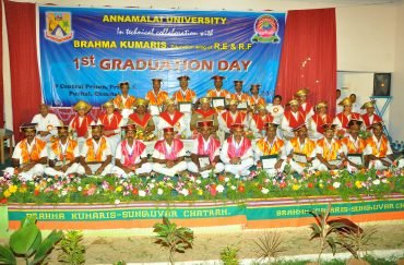 Prisoner awardees after receiving certificates